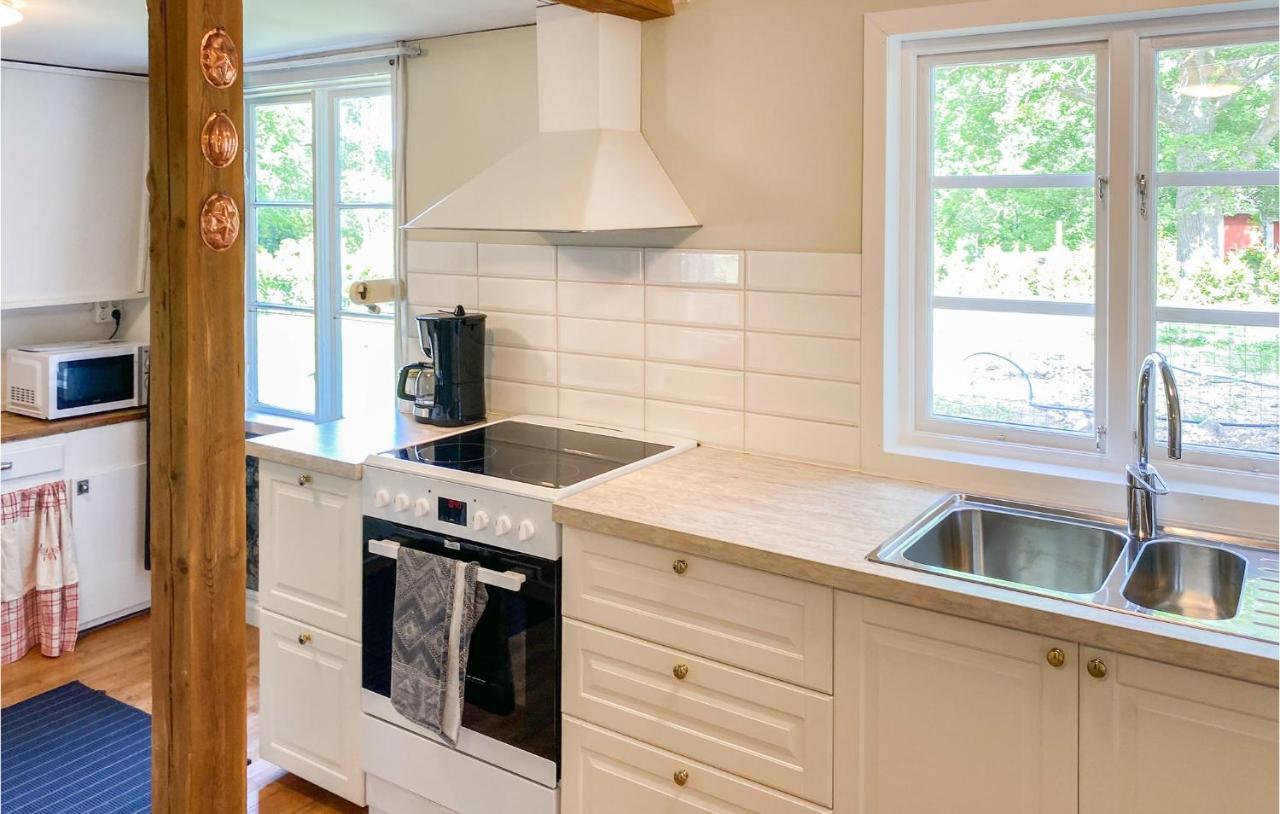 Amazing Home In Faerjestaden With Kitchen Eksteriør billede